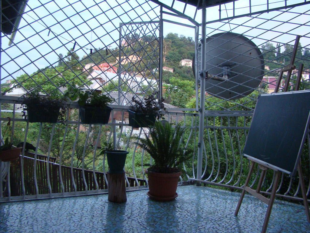 Guest House Temuri Batumi Eksteriør bilde