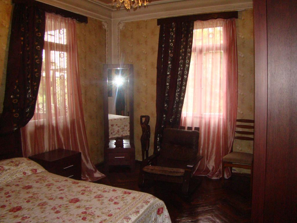 Guest House Temuri Batumi Eksteriør bilde
