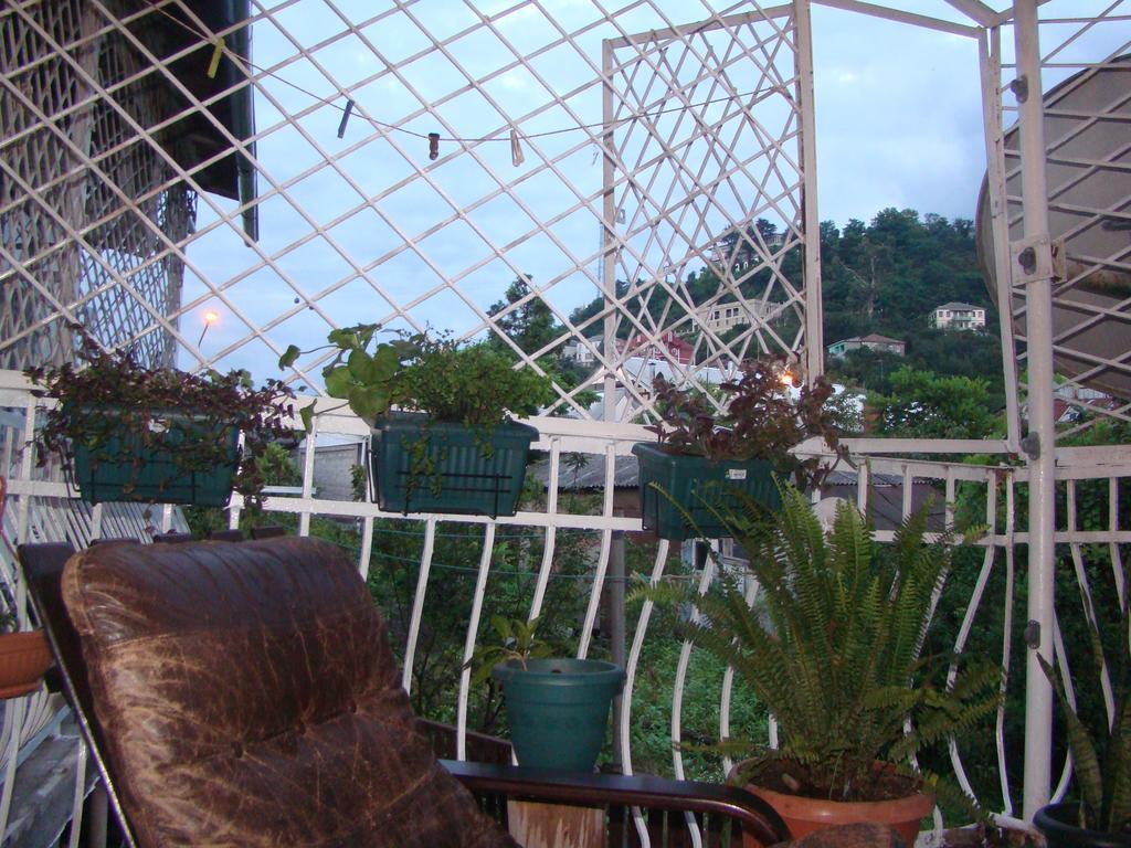 Guest House Temuri Batumi Eksteriør bilde